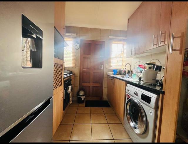 3 BEDROOM HOUSE FOR SALE IN OLIEVENHOUTBOSCH